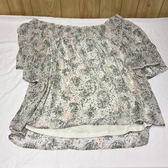 Torrid Gray and White Blouse - Picture 6 of 9